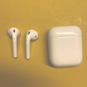 AirPods